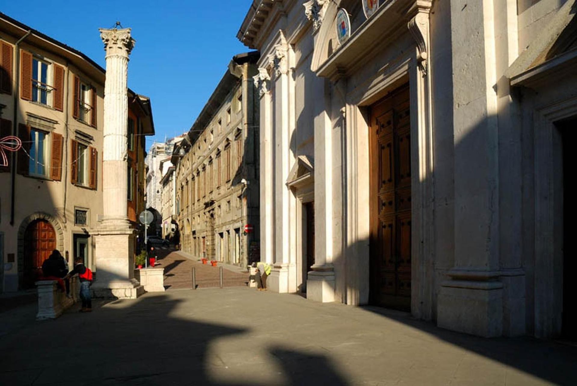 Magic Place Bergamo! Appartamento Elegante Nel Cuore Di Bérgamo Exterior foto