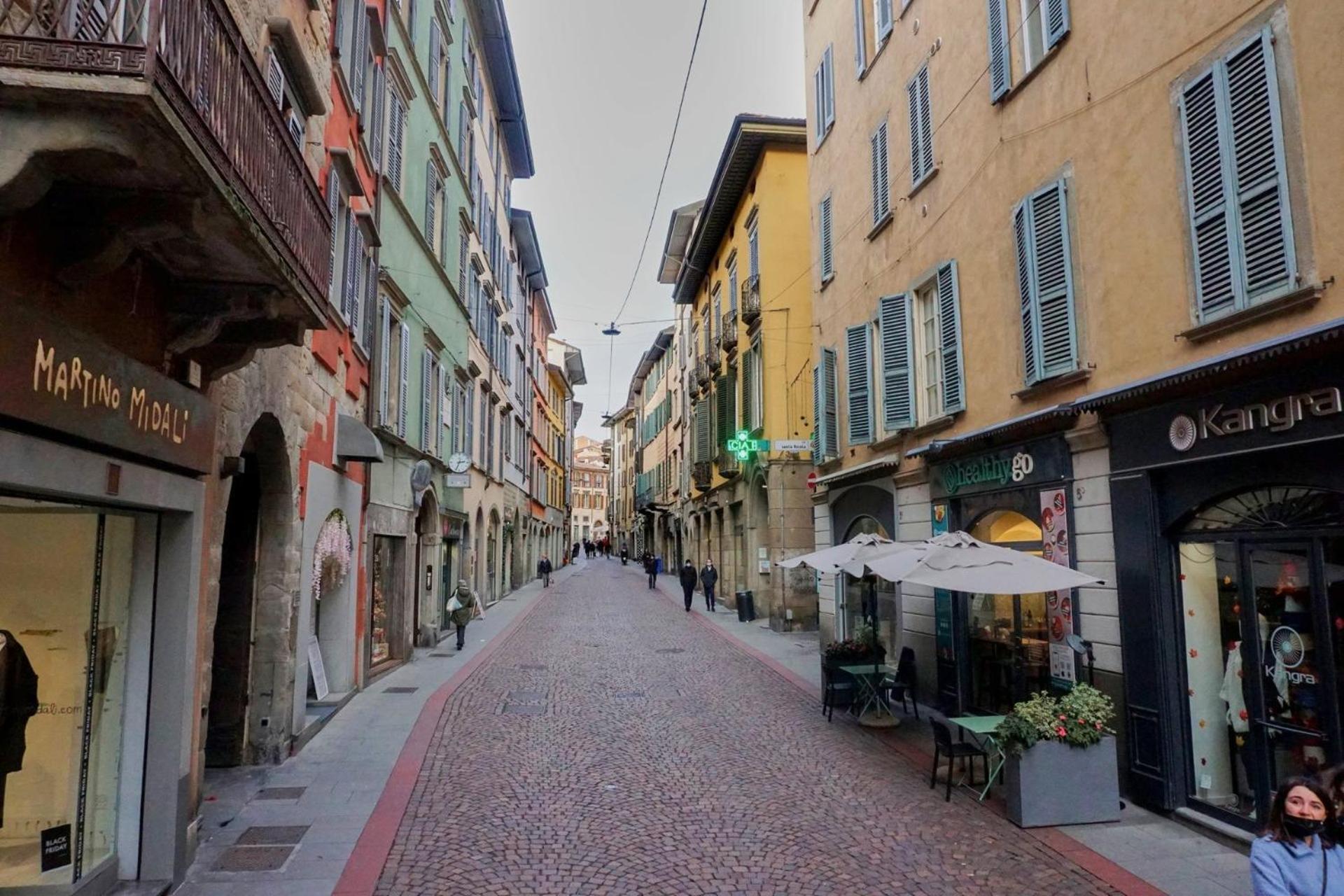 Magic Place Bergamo! Appartamento Elegante Nel Cuore Di Bérgamo Exterior foto